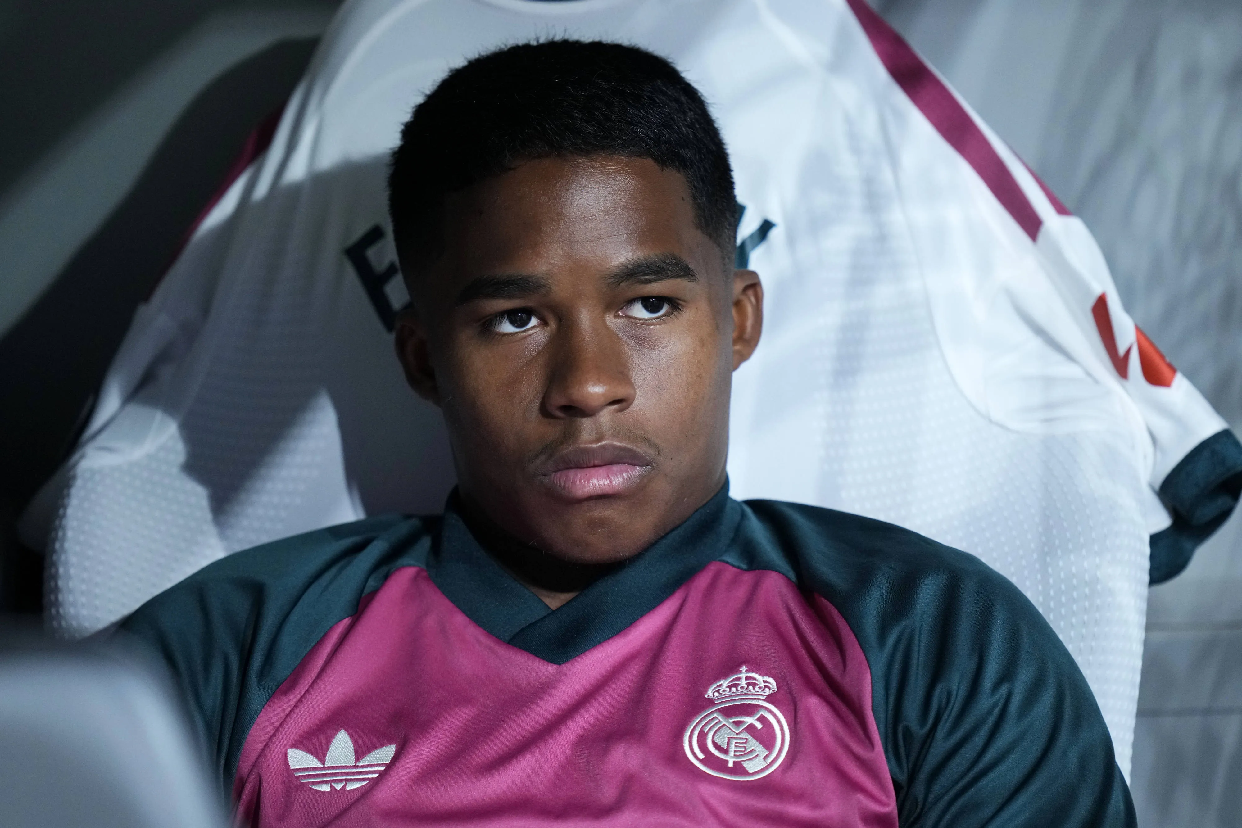 Endrick no banco de reservas do Real Madrid