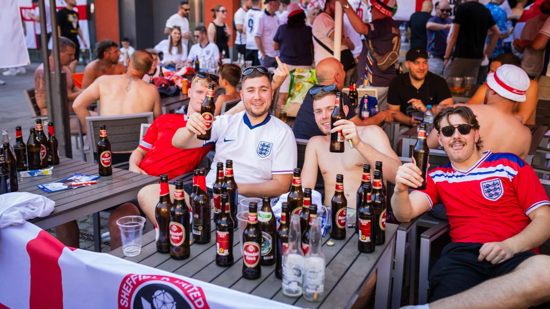 Premier League: Como libera&ccedil;&atilde;o de cerveja ap&oacute;s 41 anos pode mudar os est&aacute;dios na Inglaterra