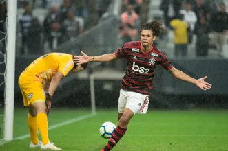 O jogo demorou para engrenar, mas o Flamengo fez por merecer e volta ao Rio com uma boa vantagem