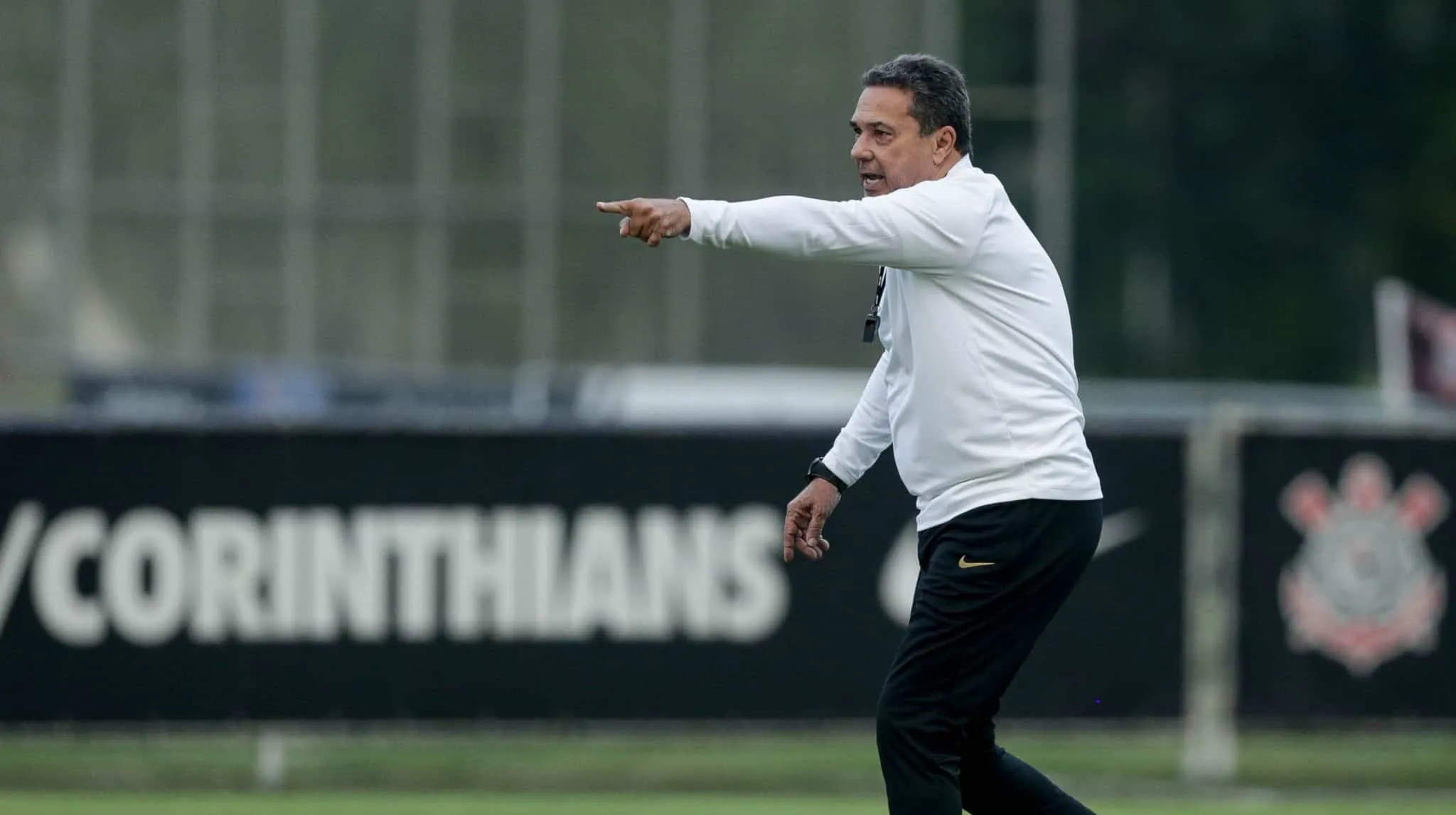 Diante da falta de rumo, o Corinthians resolveu se agarrar ao saudosismo com Luxemburgo