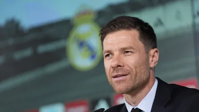 &lsquo;Esperava um pouco mais de um treinador&rsquo;: Meia do Leverkusen critica Xabi Alonso