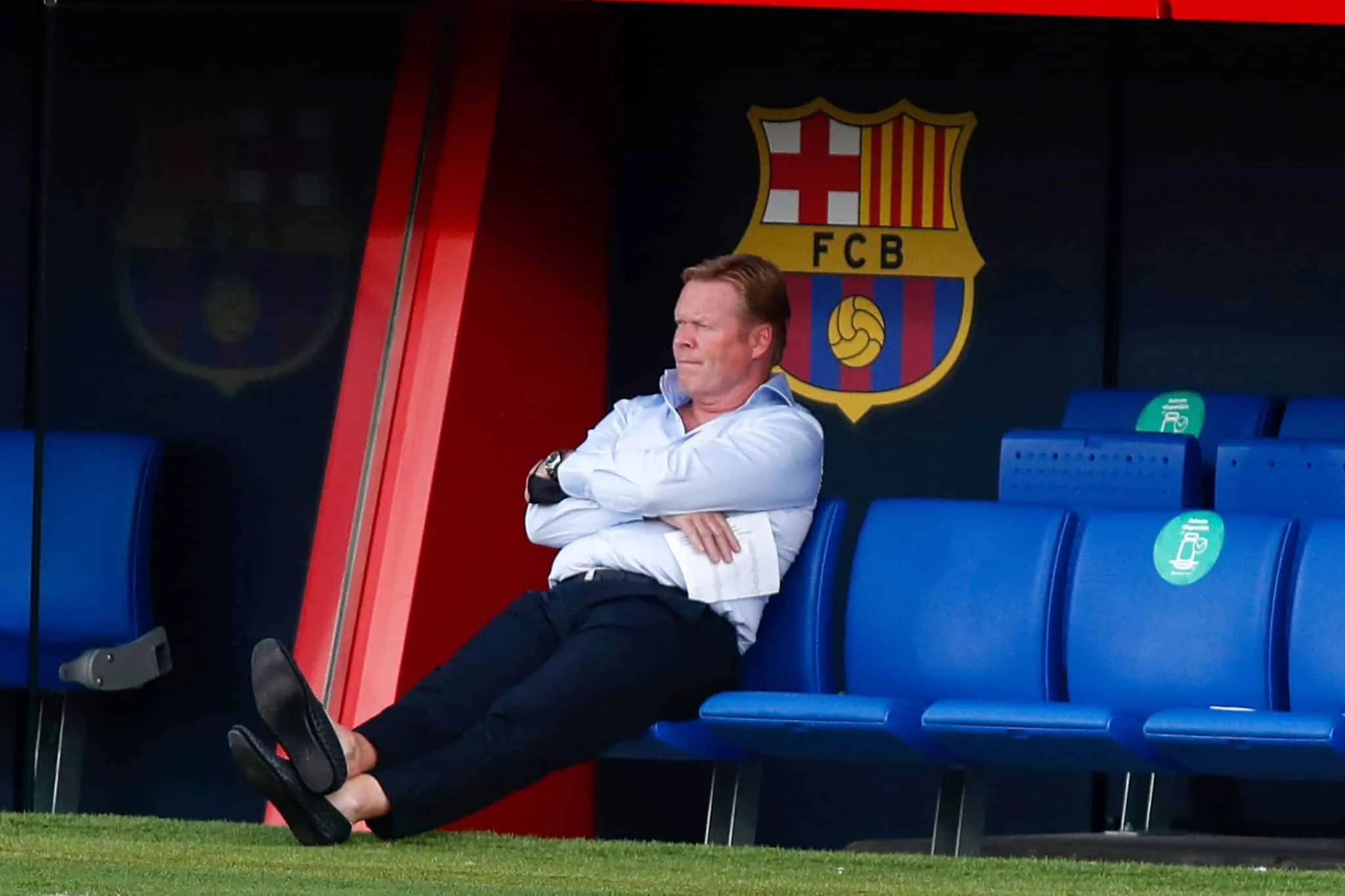 Ex-t&eacute;cnico do Barcelona ataca presidente do clube e sai em defesa de Xavi e Messi