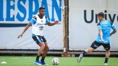 Sem refor&ccedil;o, lateral esquerda do Gr&ecirc;mio inicia 2024 com o contestado Reinaldo como titular