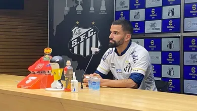 Rinc&oacute;n at&eacute; queria ficar na It&aacute;lia, mas explica o que o fez escolher o Santos