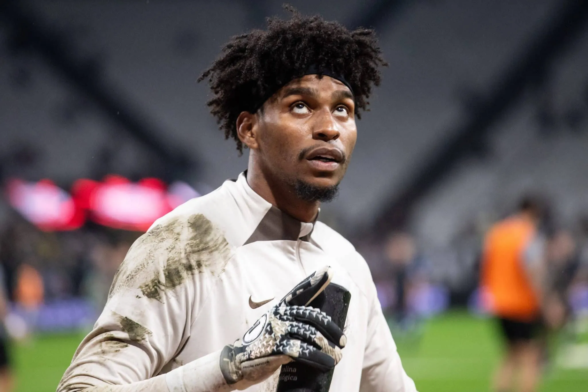 Transfer ban pode impactar planos do Corinthians para a compra de Hugo Souza?