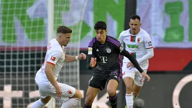 Bayern joga mal, de novo, mas conta com defesa de p&ecirc;nalti de Neuer para vencer o Augsburg na Bundesliga