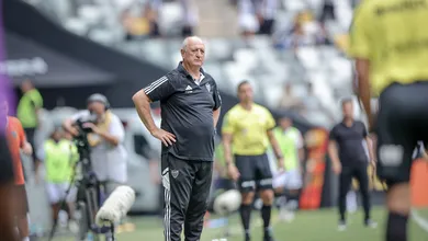 &lsquo;Ter jogador bom n&atilde;o &eacute; dor de cabe&ccedil;a&rsquo;: Felip&atilde;o n&atilde;o v&ecirc; problema em ter que fazer escolhas no Atl&eacute;tico-MG