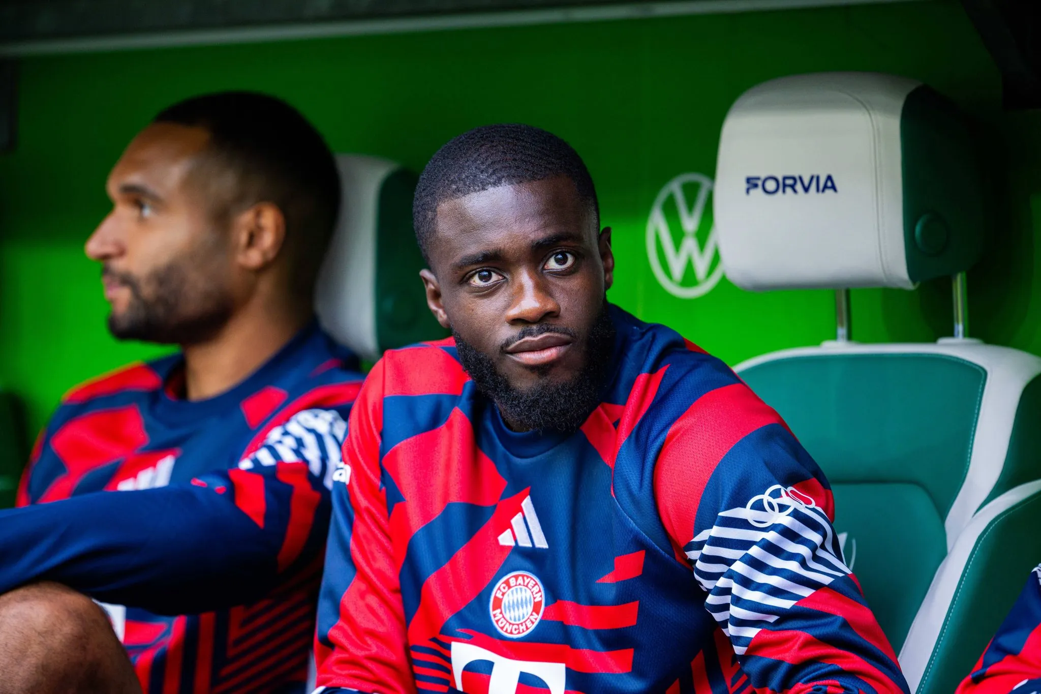 Jonathan Tah e Dayot Upamecano, zagueiros do Bayern