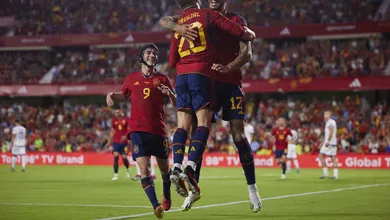 Em ritmo de treino, Espanha goleia Chipre e segue na ca&ccedil;a da l&iacute;der Esc&oacute;cia