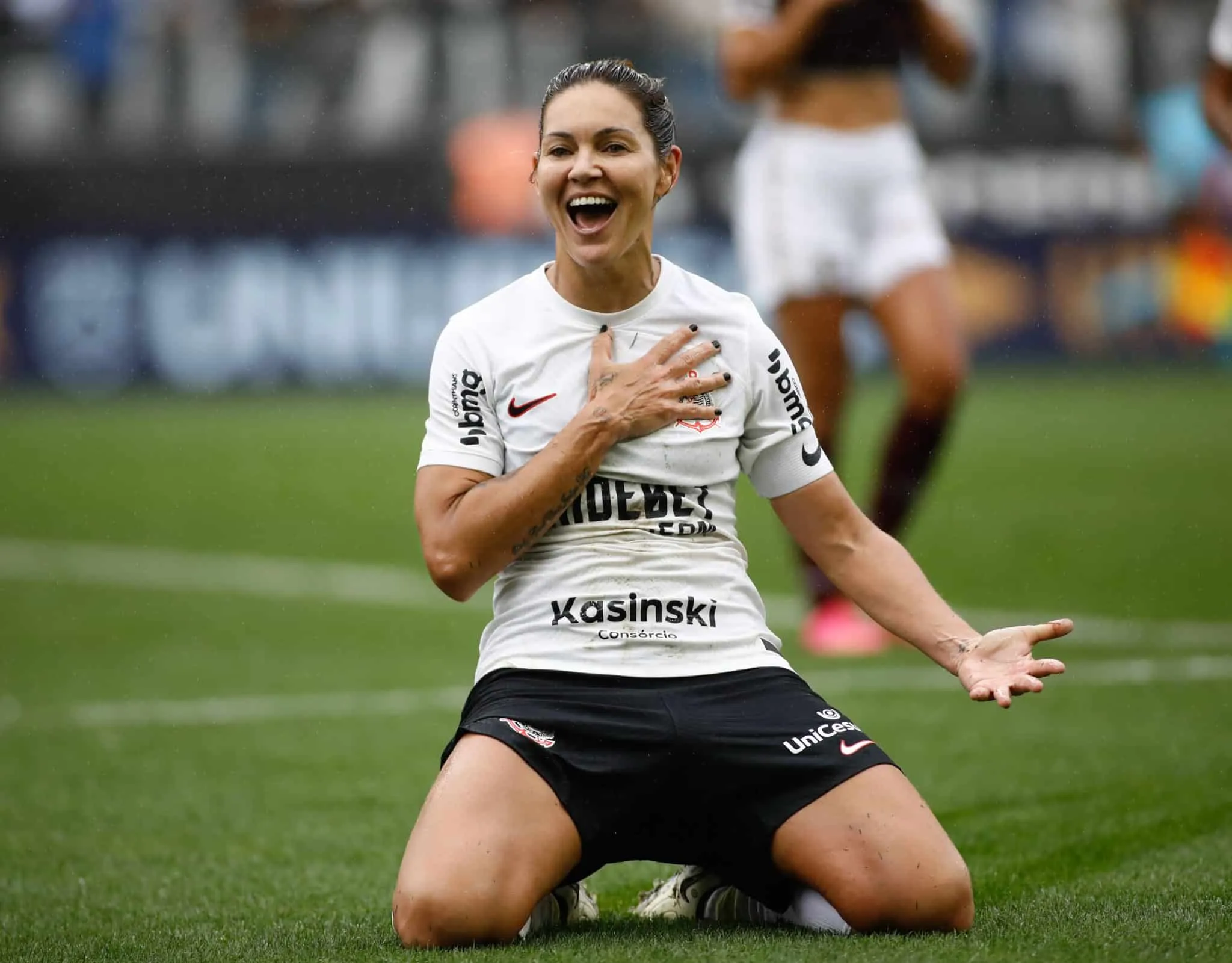 Apesar de hor&aacute;rio ingrato, equipe feminina do Corinthians supera audi&ecirc;ncia da masculina na TV aberta