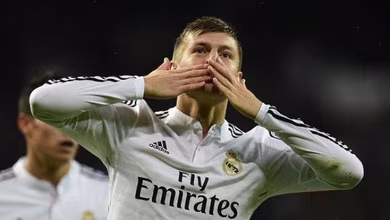 Na goleada sobre o Rayo, Kroos coroou sua melhor atua&ccedil;&atilde;o pelo Real com um gola&ccedil;o
