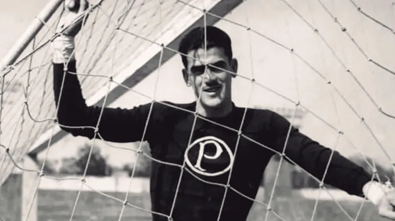 Oberdan Cattani, goleiro do Palmeiras, nos anos 1940