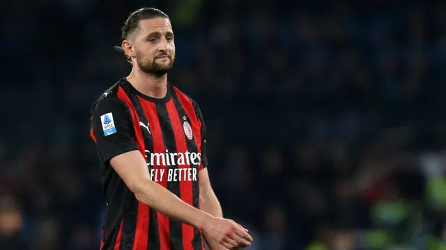 &lsquo;Desagrad&aacute;vel&rsquo;: Rabiot condena atitude da torcida do Milan ap&oacute;s tomar tr&ecirc;s da Udinese