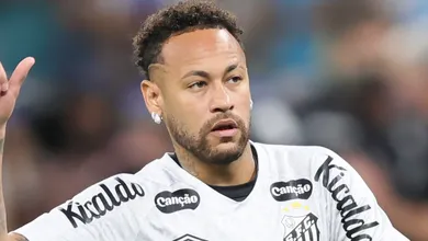 Comportamento de Neymar anima o Santos para duelo com Atl&eacute;tico-MG no gramado sint&eacute;tico