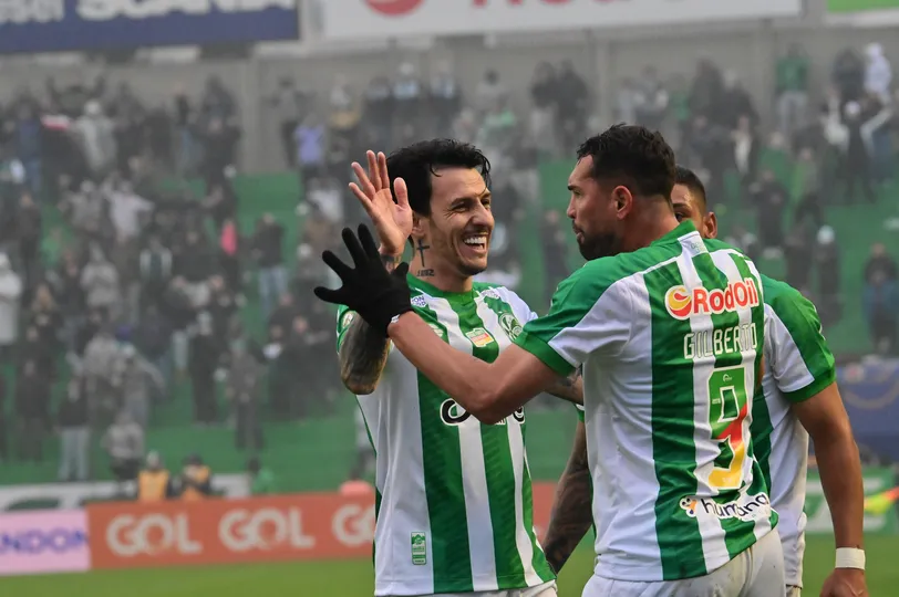 Juventude, Gr&ecirc;mio e Internacional tiveram jogos adiados pela CBF (Foto: Icon Sport)