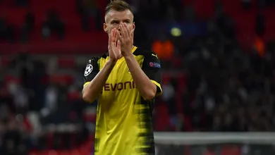 Toque de g&ecirc;nio de Yarmolenko resultou em um gola&ccedil;o de calcanhar na vit&oacute;ria do Dortmund