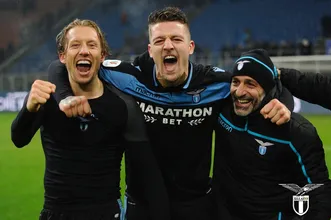 S&oacute; depois de muitas unhas ro&iacute;das &eacute; que a Lazio superou a Inter, em minutos finais insanos na Copa da It&aacute;lia