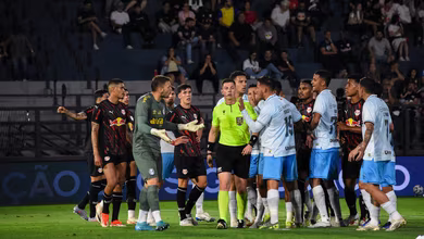 Confronto direto entre Bragantino e Gr&ecirc;mio termina com expuls&atilde;o, p&ecirc;nalti pol&ecirc;mico e tabu mantido