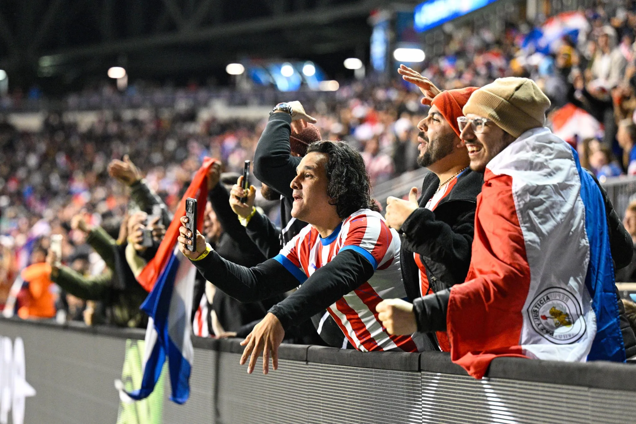 Torcedores do Paraguai durante amistoso contra os Estados Unidos, em 2025 (Foto: IMAGO / Icon Sportswire)