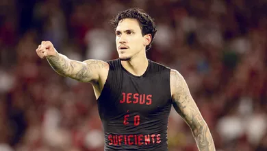 Pedro transforma cl&aacute;ssico decepcionante em roteiro triunfal para o seu retorno ao Flamengo