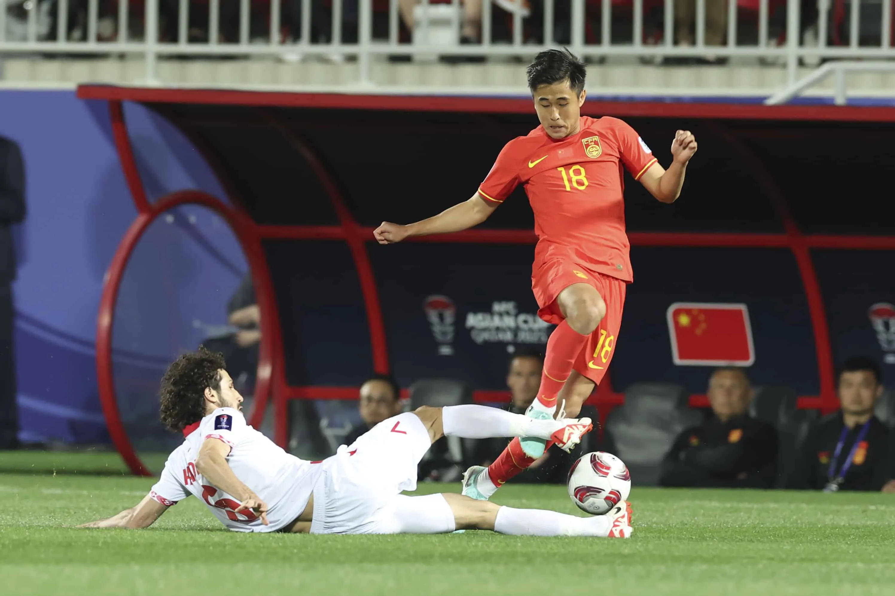 A Austr&aacute;lia quebrou um tabu de mais de d&eacute;cada e a China s&oacute; empatou no 2&ordm; dia de Copa da &Aacute;sia