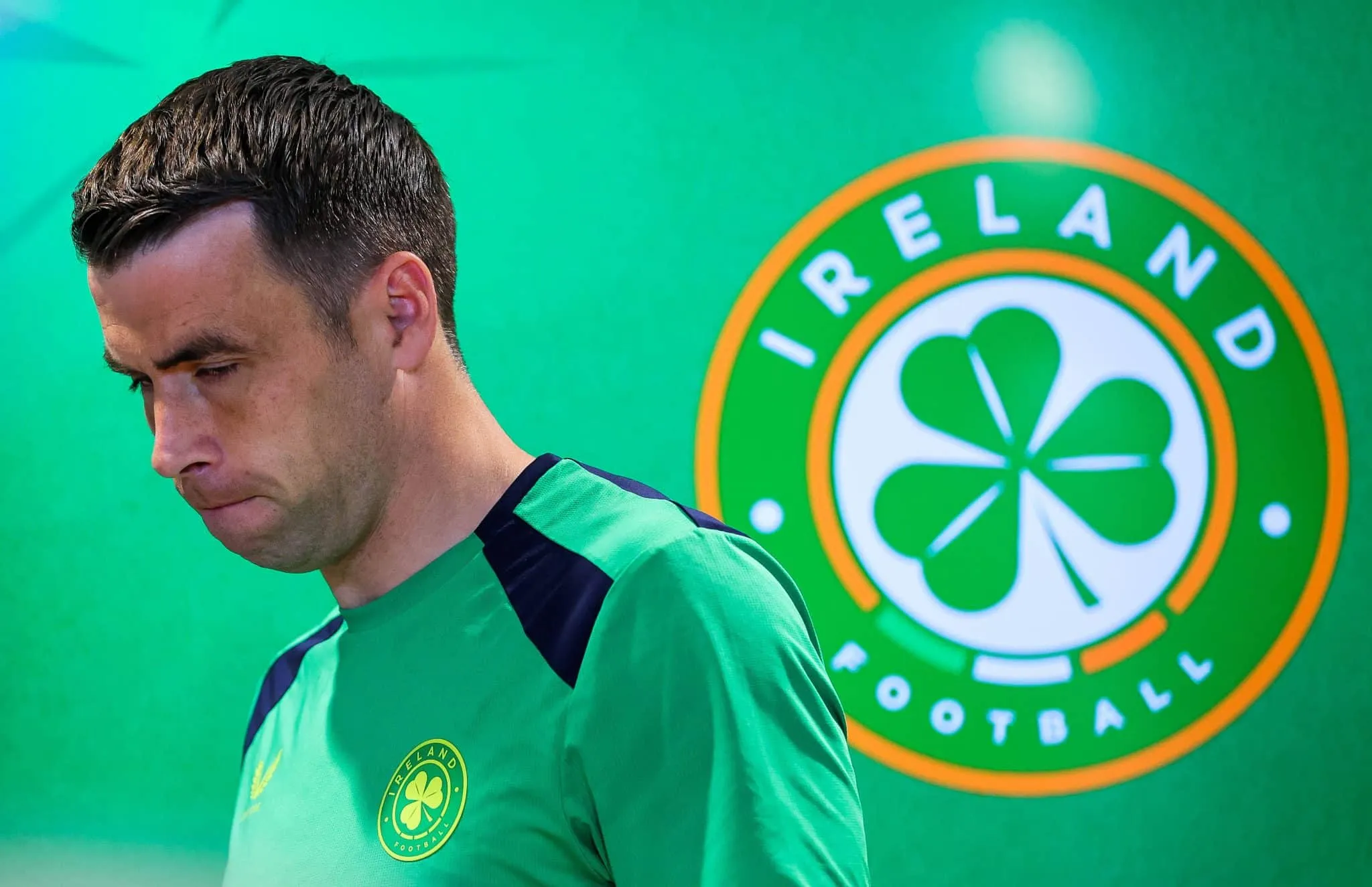 &lsquo;&Eacute; terr&iacute;vel, tenho cora&ccedil;&atilde;o&rsquo;: Lateral da Irlanda responde cr&iacute;ticas pr&eacute;vias a duelo com Israel