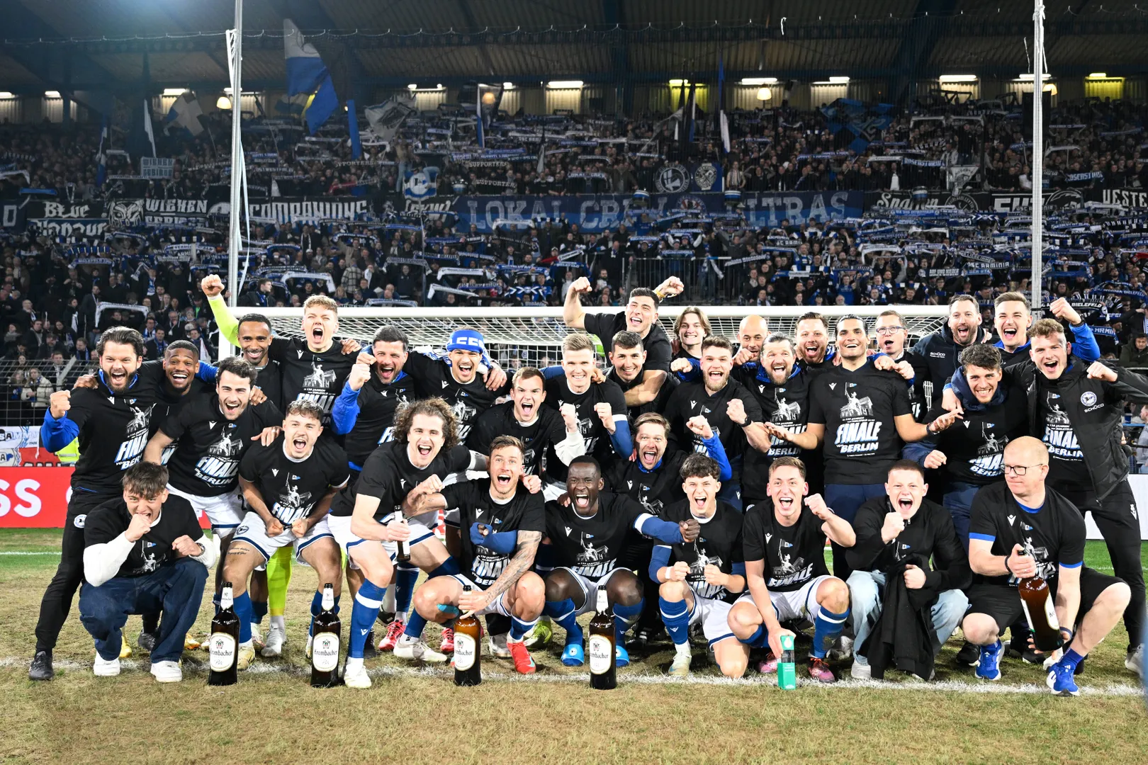 Arminia Bielefeld comemora classifica&ccedil;&atilde;o &agrave; final da Copa da Alemanha Foto: (Imago)