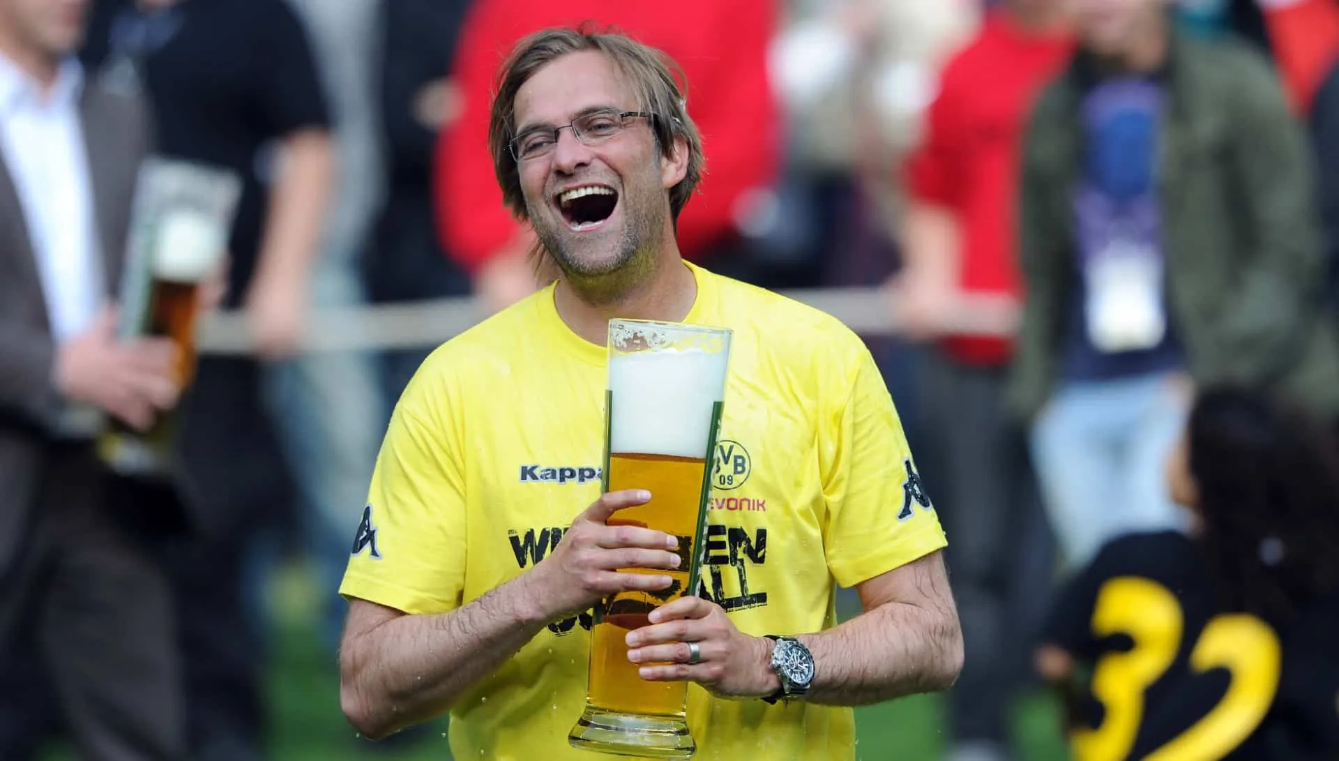 Klopp revelou uma hist&oacute;ria impag&aacute;vel sobre a ressaca do primeiro t&iacute;tulo com o Dortmund: &ldquo;Acordei em um caminh&atilde;o&rdquo;