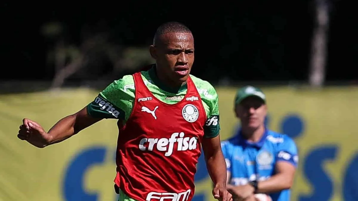 Jhon Jhon tem aumento mesmo sem jogar h&aacute; dois meses, como parte de plano no Palmeiras