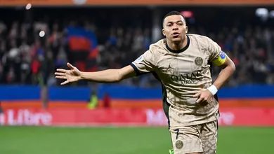Filme repetido: Mbapp&eacute; tira gola&ccedil;o da cartola, anota tr&ecirc;s e resolve problemas do PSG diante do Montpellier