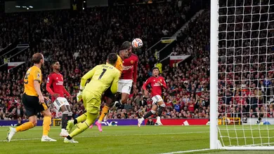 Manchester United toma sufoco dos Wolves, mas arranca vit&oacute;ria na estreia na Premier League