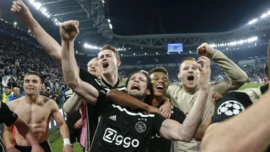 Um Ajax destemido buscou a virada em Turim e reafirmou: seu lugar &eacute; mesmo a hist&oacute;ria