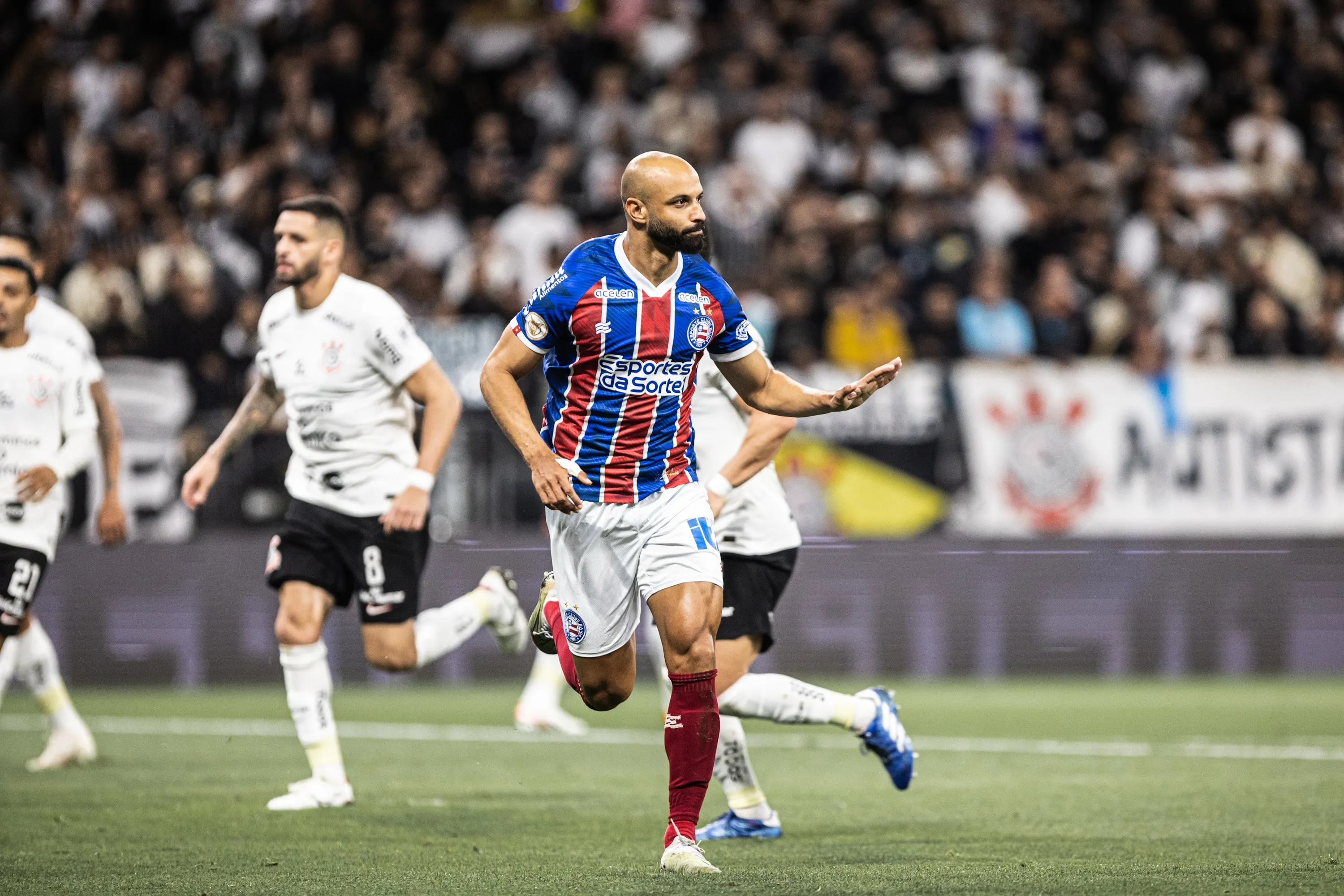 Bahia aplica goleada hist&oacute;rica, humilha Corinthians em sua Arena e amplia caos alvinegro na v&eacute;spera das elei&ccedil;&otilde;es