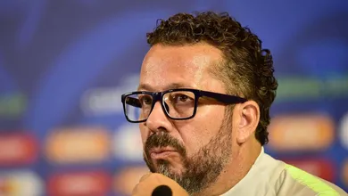 2023 de novo? Santos faz aposta ousada ao dar chance a Cl&eacute;ber Xavier, ex-auxiliar de Tite