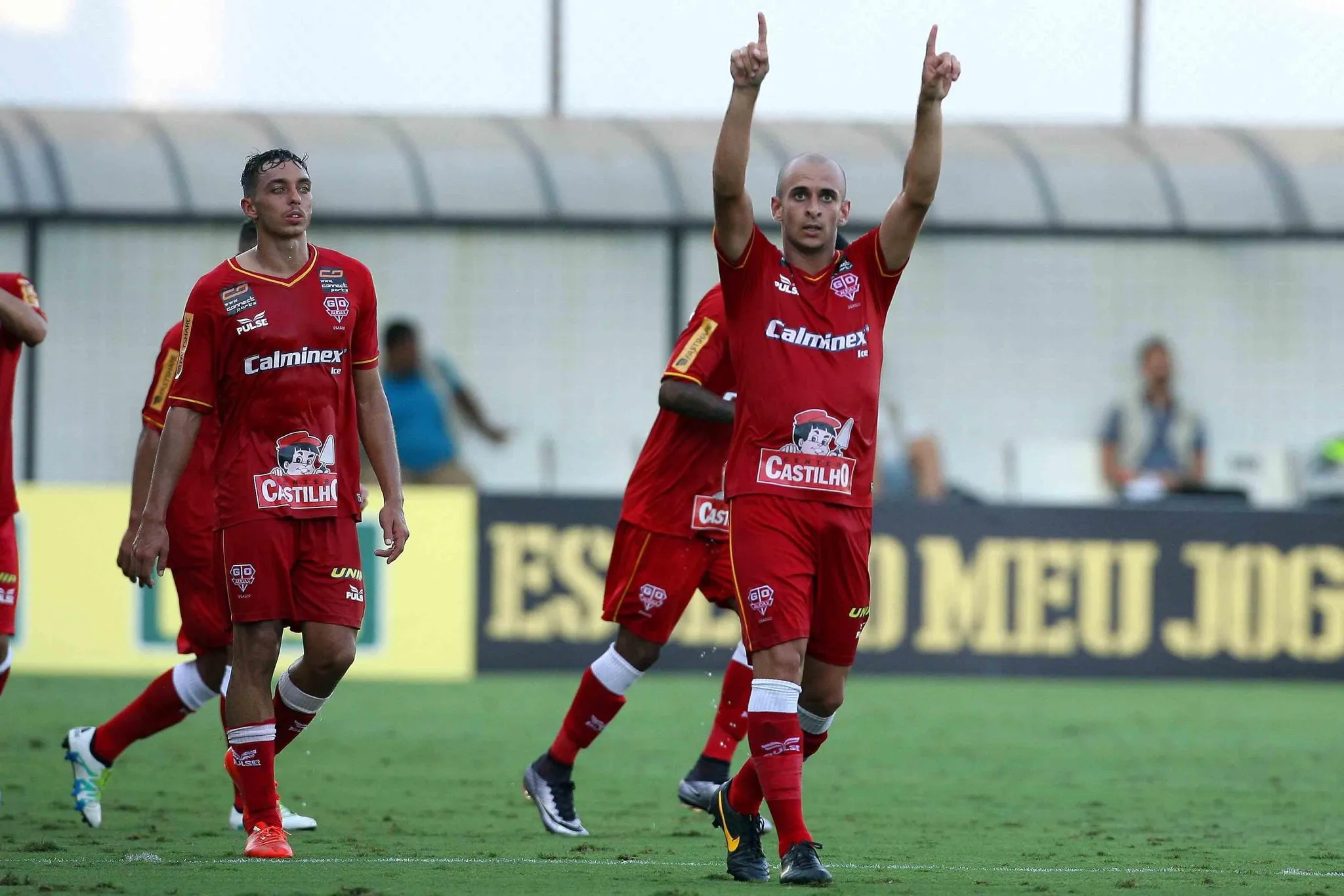 Welington, do Audax, comemora gol pelo clube