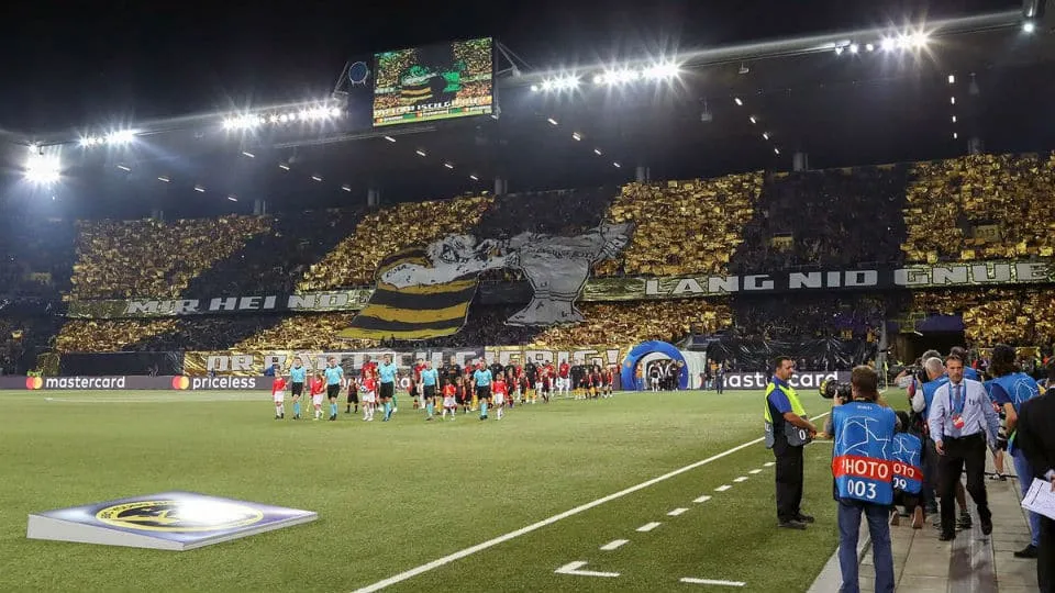 De volta &agrave; Champions ap&oacute;s 32 anos, o Young Boys tamb&eacute;m fez uma bel&iacute;ssima festa nas arquibancadas
