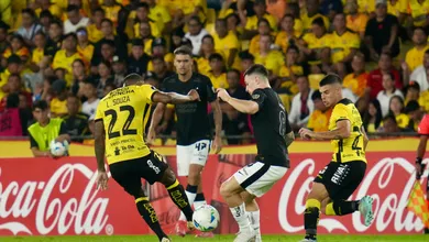 Palmeiras tem li&ccedil;&otilde;es a aprender com o Barcelona para encarar o Corinthians