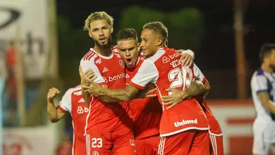 Gol de estreante e VAR protagonista: Inter passa sufoco, mas vence mais uma no Ga&uacute;cho