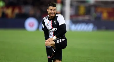 Juventus abandona tradi&ccedil;&atilde;o das listras, mas o novo uniforme n&atilde;o deu l&aacute; muita sorte contra a Roma