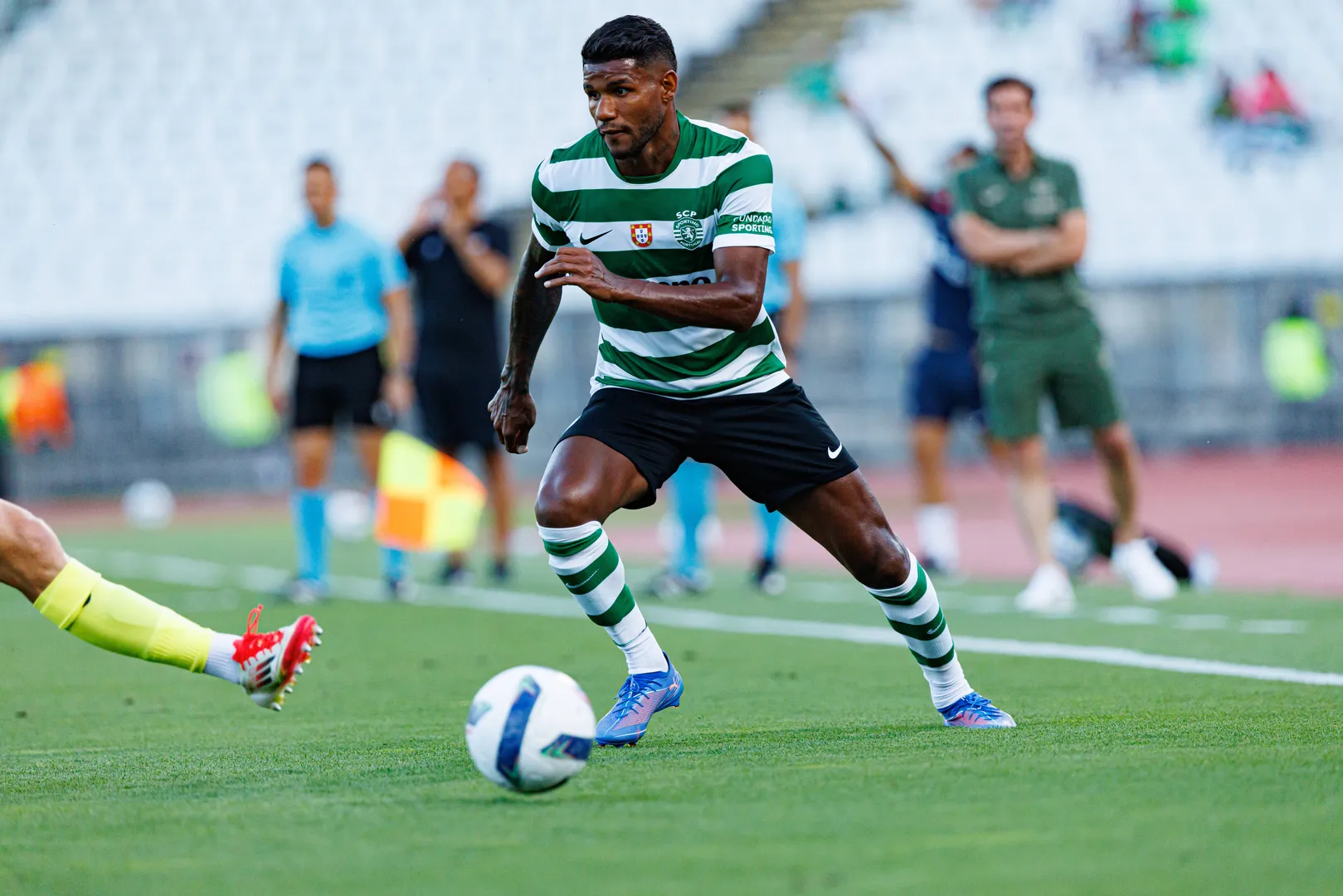 Trofeu de Cinco Violinos game between teams of Sporting CP and Villarreal CF