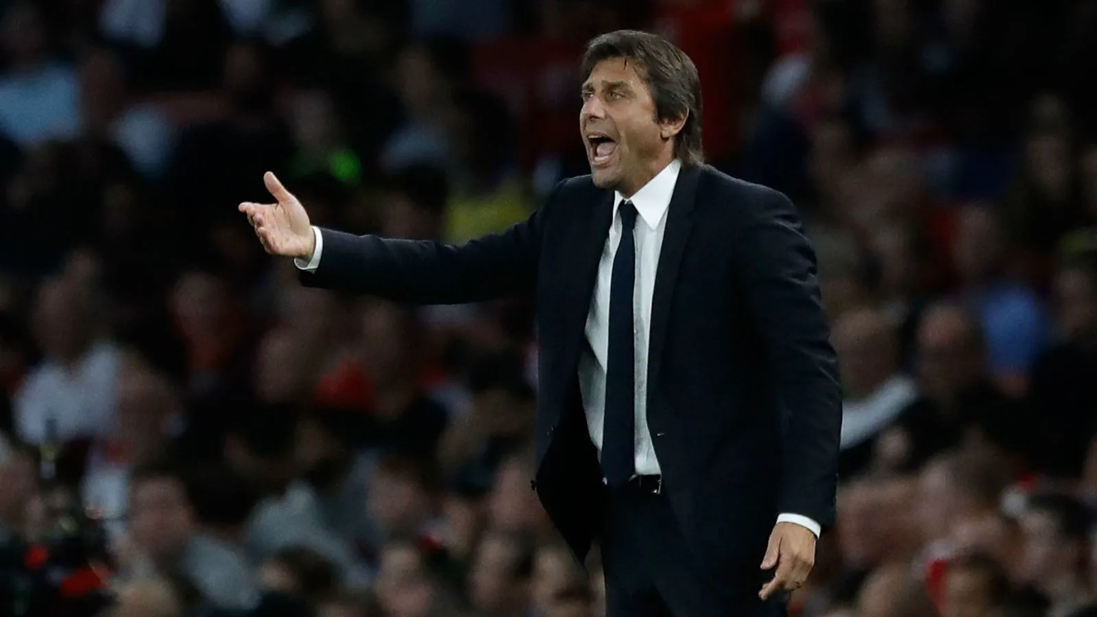 Conte: &ldquo;Somos um grande time apenas no papel, n&atilde;o em campo, e o campo &eacute; a verdade&rdquo;
