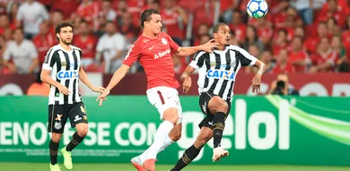 Inter x Santos foi um bom jogo, mas o caos t&eacute;cnico insiste em p&ocirc;r a arbitragem no foco