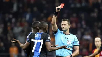 O Club Brugge conseguiu uma proeza: dois jogadores expulsos na comemora&ccedil;&atilde;o do gol