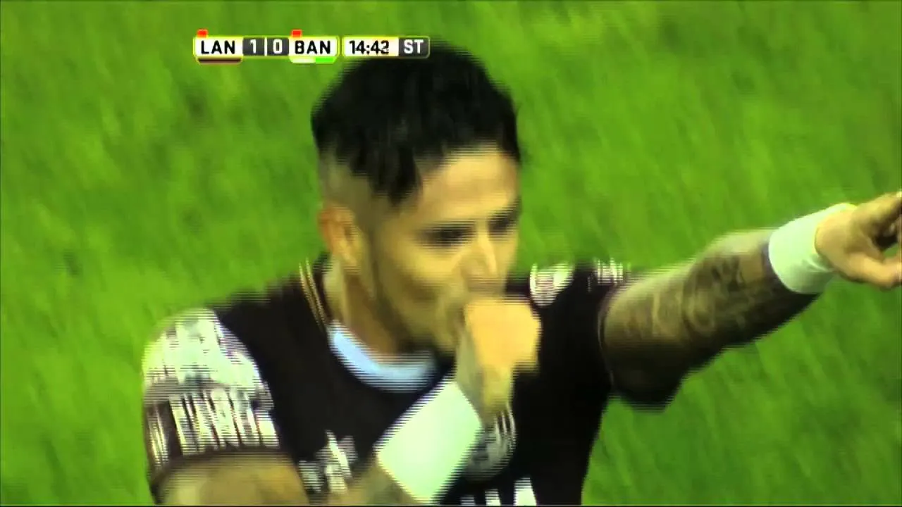 [V&iacute;deo] Victor Ayala marcou um gola&ccedil;o de fora da &aacute;rea na vit&oacute;ria do Lan&uacute;s sobre o Banfield