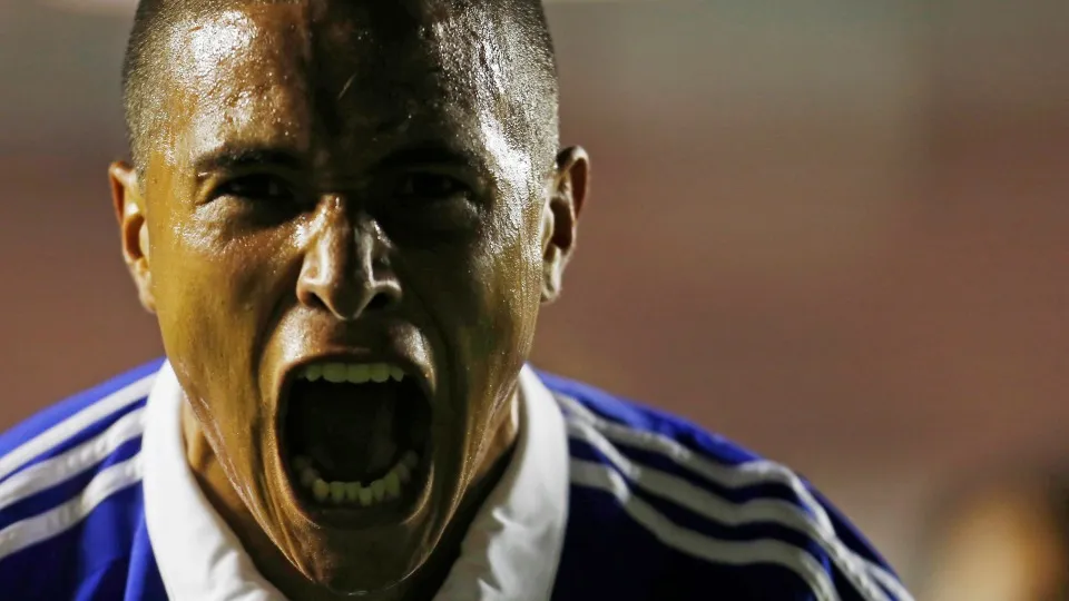 Quatro gols em cinco minutos, e a Libertadores viveu um de seus momentos mais insanos