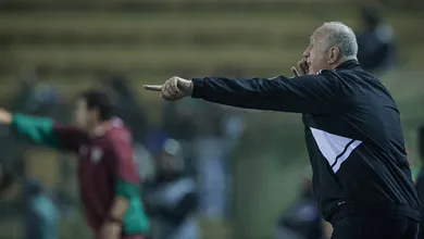 Atl&eacute;tico-MG estreou Felip&atilde;o contra o Fluminense; um turno depois, um involuiu e outro &eacute; finalista da Libertadores