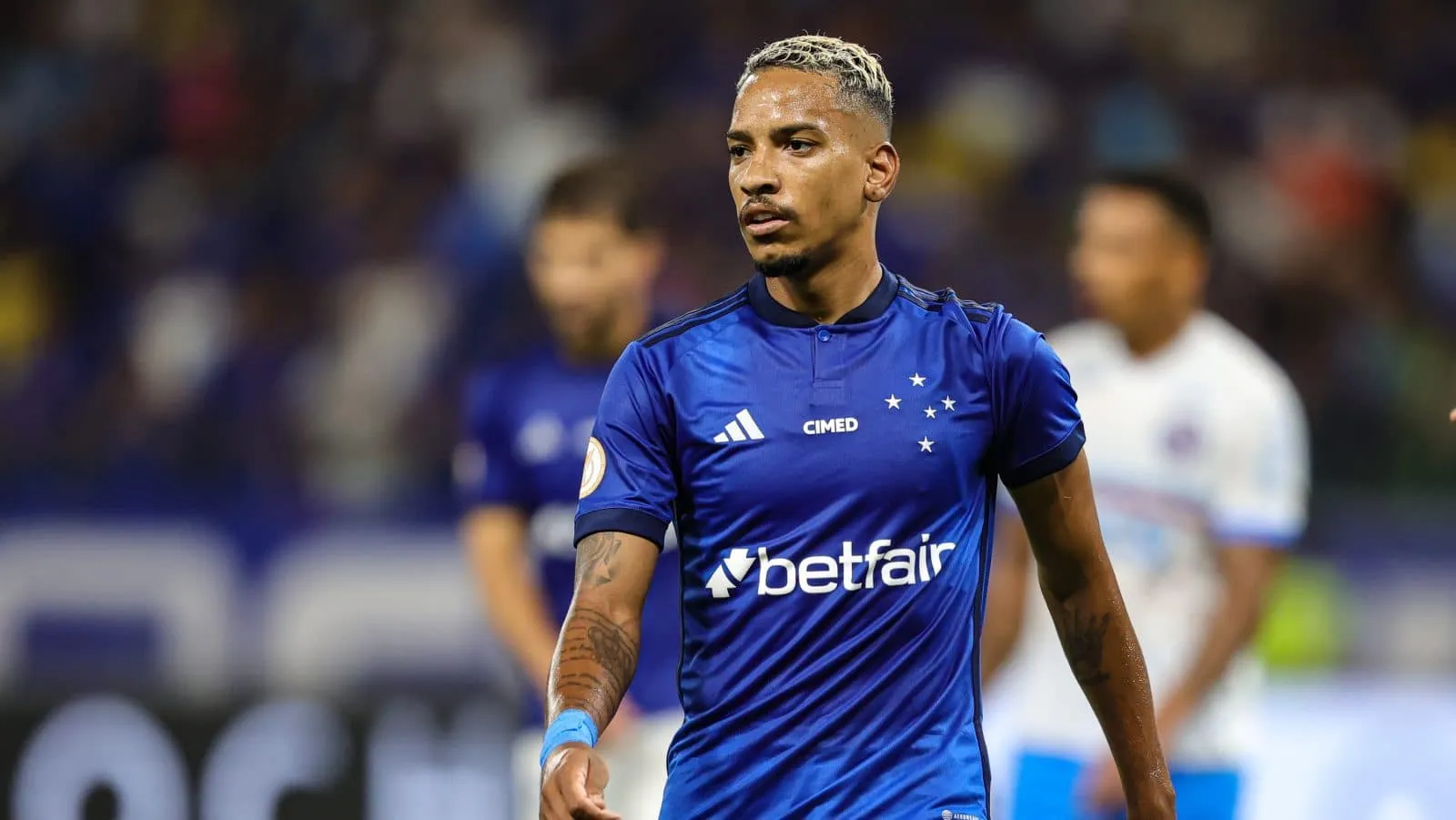 Matheus Pereira finalmente d&aacute; cart&atilde;o de visitas e mostra que pode ser o craque do Cruzeiro