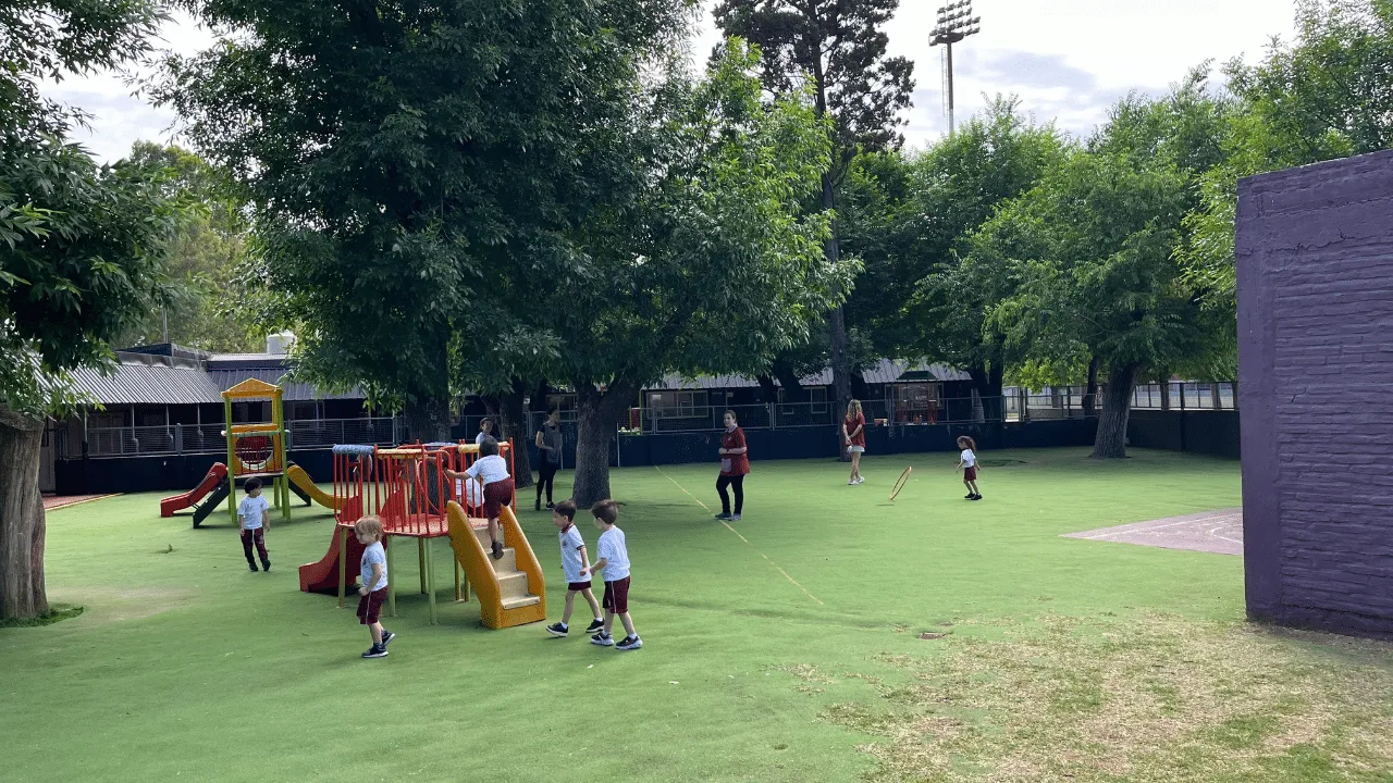 Lan&uacute;s Escola