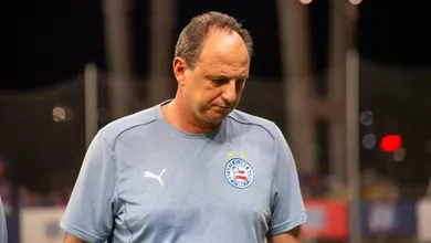 Rog&eacute;rio Ceni vai na contram&atilde;o de outros t&eacute;cnicos ao avaliar arbitragem brasileira
