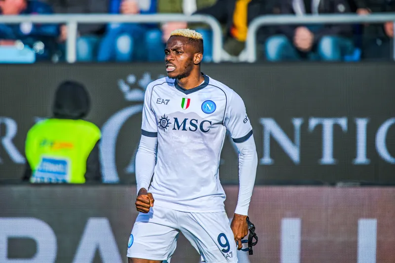 Agente de Osimhen quer mant&ecirc;-lo na Europa; ida &agrave; Ar&aacute;bia Saudita parece mais distante. Foto: Icon Sport